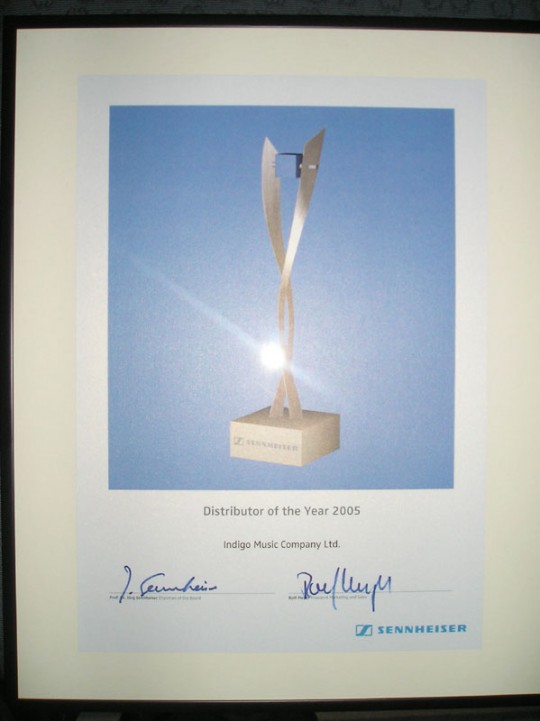 Почетная награда "Дистрибьютор года".