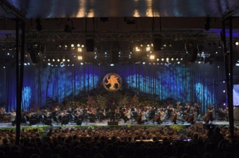 Robe на международном фольклорном музыкальном фестивале Eisteddfod в Лланголене, Уэльс