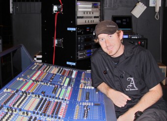 Джейма Берри, мониторный инженер тура Адама Ламберта "Glam Nation Tour"