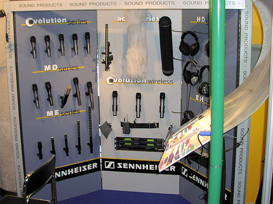 Стенд Sennheiser микрофоны для ТВ и радио