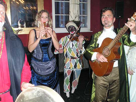 Кельн. Германия 2007. Театрализованая вечеринка SENNHEISER.