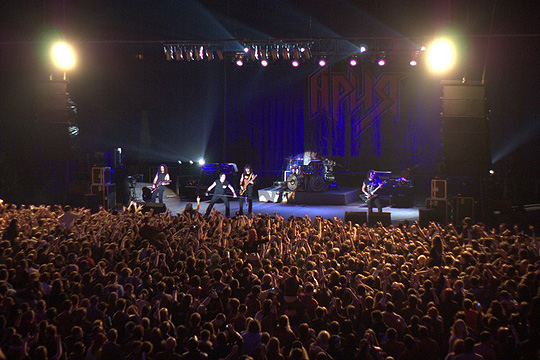 Звук от D.A.S. Audio.