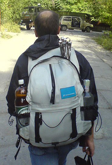 На пикничек с рюкзаком от SENNHEISER.