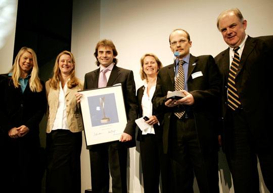 Вручение награды Лучший дистрибьютор 2005 года Компании Индиго Мьюзик. Дрезден 2006. Global Conference SENNHEISER.