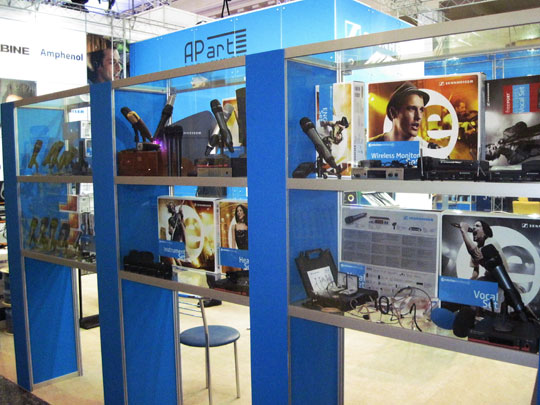 Витрина SENNHEISER на Музыкальной Ярмарке 2010.г.Киев.
