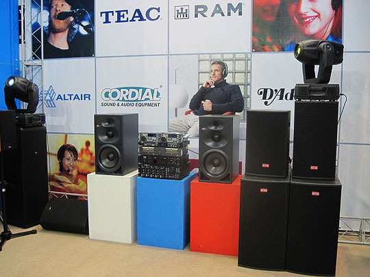 Акустика от Klein+Hummel на нашем стенде. Муз.Ярмарка 2010.г.Киев.