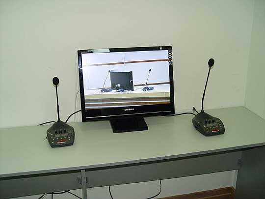 Рабочее место переводчиков.