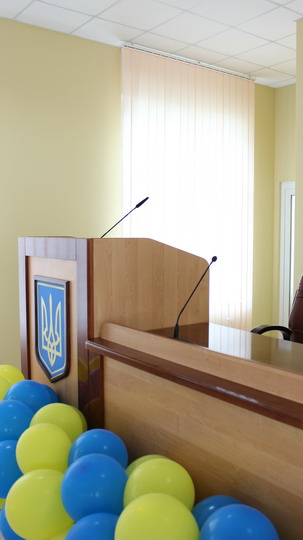 Инсталляция в новом зале Управления Областной Налоговой Службы в Днепропетровской области.